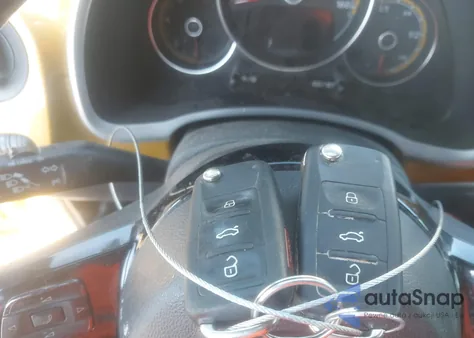 2017 Volkswagen Beetle 1.8T Dune из США, поврежденный, VIN 3VWS17AT1HM621065